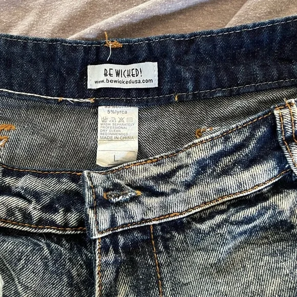 Be Wicked Jean Shorts - Picture 3 of 3